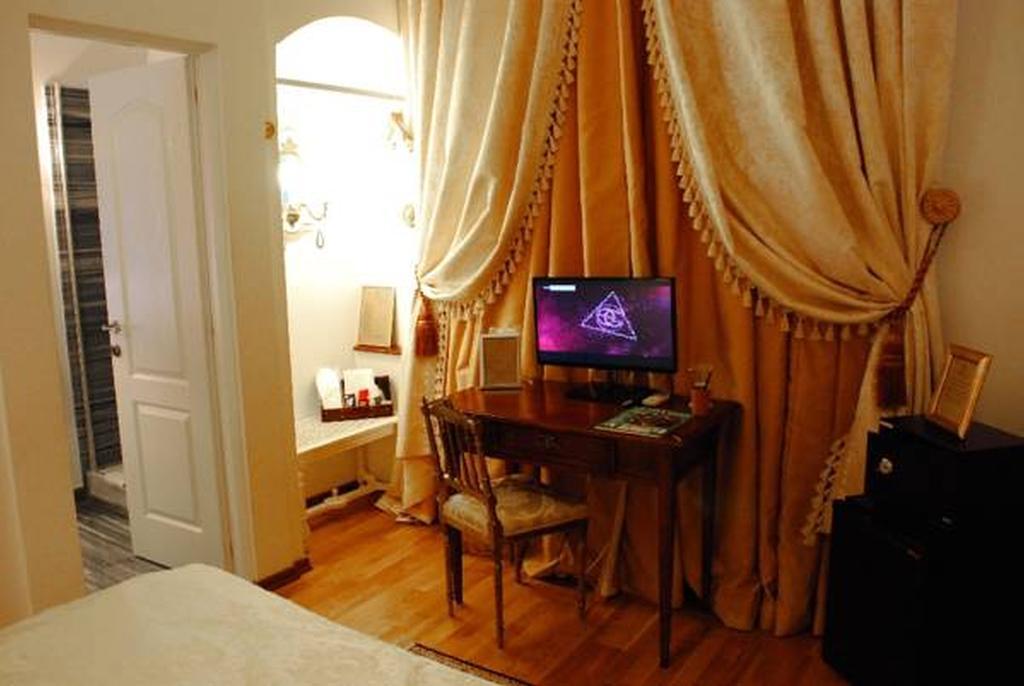 Grand Boutique Hotel 4*